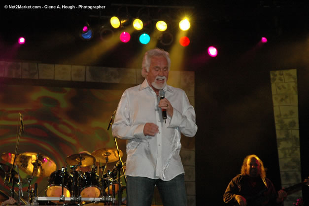 Kenny Rogers @ The Aqueduct on Rose Hall - Friday, January 26, 2007 - 10th Anniversary - Air Jamaica Jazz & Blues Festival 2007 - The Art of Music - Tuesday, January 23 - Saturday, January 27, 2007, The Aqueduct on Rose Hall, Montego Bay, Jamaica - Negril Travel Guide, Negril Jamaica WI - http://www.negriltravelguide.com - info@negriltravelguide.com...!