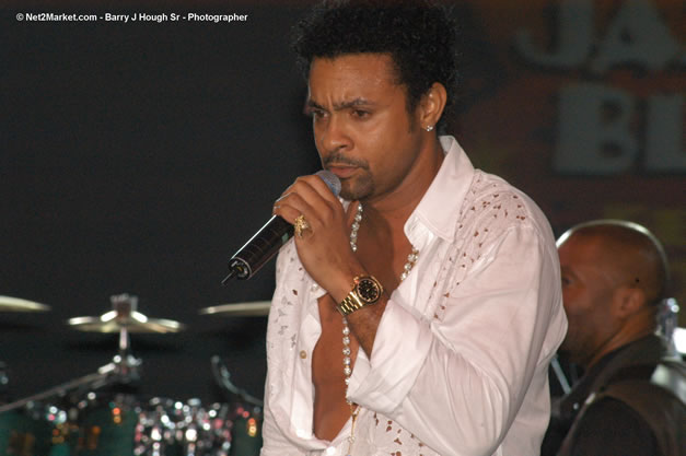 Shaggy @ The Aqueduct on Rose Hall - Friday, January 26, 2007 - 10th Anniversary - Air Jamaica Jazz & Blues Festival 2007 - The Art of Music - Tuesday, January 23 - Saturday, January 27, 2007, The Aqueduct on Rose Hall, Montego Bay, Jamaica - Negril Travel Guide, Negril Jamaica WI - http://www.negriltravelguide.com - info@negriltravelguide.com...!