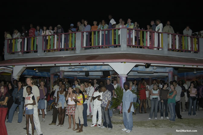 Live in Concert - Yellowman - Peter Metro - Bobby Dread - Swallow - backed by the Indika Band - Boubon Beach Restaurant, Beach Bar & Oceanfront Accommodations - Negril Travel Guide, Negril Jamaica WI - http://www.negriltravelguide.com - info@negriltravelguide.com...!