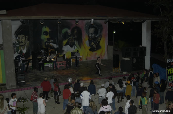 Live in Concert - Yellowman - Peter Metro - Bobby Dread - Swallow - backed by the Indika Band - Boubon Beach Restaurant, Beach Bar & Oceanfront Accommodations - Negril Travel Guide, Negril Jamaica WI - http://www.negriltravelguide.com - info@negriltravelguide.com...!