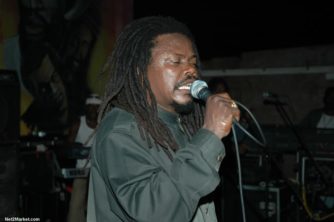 The Messenger, Reggae Super Star - Luciano - Gregory Isaacs - Bobby Dread - Swallow - backed by the Indika Band - Boubon Beach Restaurant, Beach Bar & Oceanfront Accommodations - Negril Travel Guide, Negril Jamaica WI - http://www.negriltravelguide.com - info@negriltravelguide.com...!