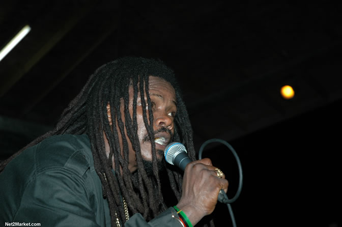 The Messenger, Reggae Super Star - Luciano - Gregory Isaacs - Bobby Dread - Swallow - backed by the Indika Band - Boubon Beach Restaurant, Beach Bar & Oceanfront Accommodations - Negril Travel Guide, Negril Jamaica WI - http://www.negriltravelguide.com - info@negriltravelguide.com...!