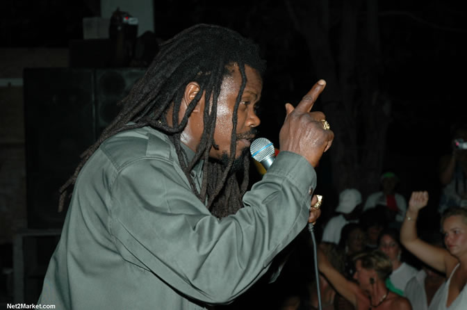 The Messenger, Reggae Super Star - Luciano - Gregory Isaacs - Bobby Dread - Swallow - backed by the Indika Band - Boubon Beach Restaurant, Beach Bar & Oceanfront Accommodations - Negril Travel Guide, Negril Jamaica WI - http://www.negriltravelguide.com - info@negriltravelguide.com...!