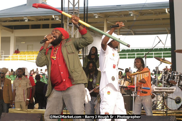 Jah Cure - Cure Fest 2007 - Longing For Concert at Trelawny Multi Purpose Stadium, Trelawny, Jamaica - Sunday, October 14, 2007 - Cure Fest 2007 October 12th-14th, 2007 Presented by Danger Promotions, Iyah Cure Promotions, and Brass Gate Promotions - Alison Young, Publicist - Photographs by Net2Market.com - Barry J. Hough Sr, Photographer - Negril Travel Guide, Negril Jamaica WI - http://www.negriltravelguide.com - info@negriltravelguide.com...!