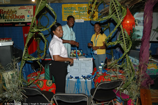 JAPEX 2006 Exibition @ Home Solutions, Negril - Tuesday, April 25, 2006 - Negril - JAPEX 2006 Negril Photos - Negril Travel Guide, Negril Jamaica WI - http://www.negriltravelguide.com - info@negriltravelguide.com...!