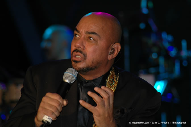 James Ingram - Air Jamaica Jazz & Blues Festival 2006 - The Art of Music - Cinnamon Hill Golf Club - Rosehall Resort & Country Club, Montego Bay, Jamaica W.I. - Thursday, Saturday 28, 2006 - Negril Travel Guide, Negril Jamaica WI - http://www.negriltravelguide.com - info@negriltravelguide.com...!