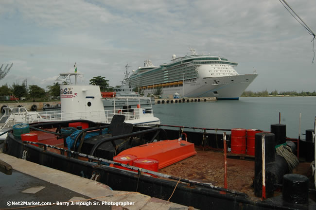 MS Freedom Of The Seas [Royal Caribbean International's - Newest Vessel] Plaques &amp; Keys Ceremony in order to commemorate its first arrival at the Port Montego Bay Photos - Negril Travel Guide, Negril Jamaica WI - http://www.negriltravelguide.com - info@negriltravelguide.com...!