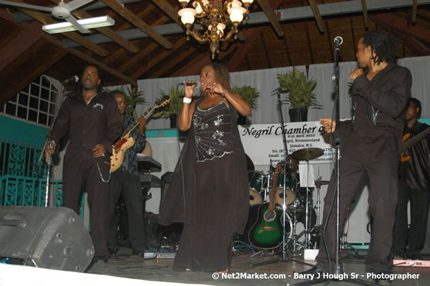 Negril Chamber of Commerce - 24th Anniversary Dinner Photos - Saturday, April 21, 2007 - Negril Hills Country Club, Sheffield, Westmoreland, Jamaica W.I. - Negril Travel Guide, Negril Jamaica WI - http://www.negriltravelguide.com - info@negriltravelguide.com...!