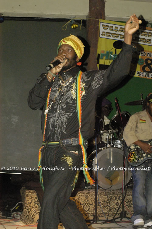 Richie Spice - Live In Concert - One Love Reggae Concert Series 09/10 @ Negril Escape Resort and Spa, January 19, 2010, One Love Drive, West End, Negril, Westmoreland, Jamaica W.I. - Photographs by Net2Market.com - Barry J. Hough Sr, Photographer/Photojournalist - Negril Travel Guide, Negril Jamaica WI - http://www.negriltravelguide.com - info@negriltravelguide.com...!