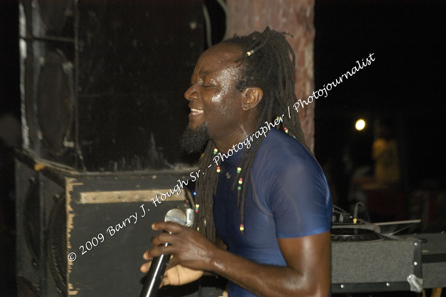  Tarrus Riley - Live in Concert - at the One Love Reggae Concert Series 09/10 @ Negril Escape Resort & Spa - Also Featuring: Mistic Bowie, Monday Justice, Cash, Dean Frazier - DJ Gemini - MC Oliver Cargill, Negril Escape Resort & Spa, One Love Drive, West End, Negril, Westmoreland, Jamaica W.I. - Tuesday, November 17, 2009 - Photographs by Net2Market.com - Barry J. Hough Sr, Photographer / Photojournalist - Photos taken with a Nikon D70, D100, or D300 - Negril Travel Guide, Negril Jamaica WI - http://www.negriltravelguide.com - info@negriltravelguide.com...!