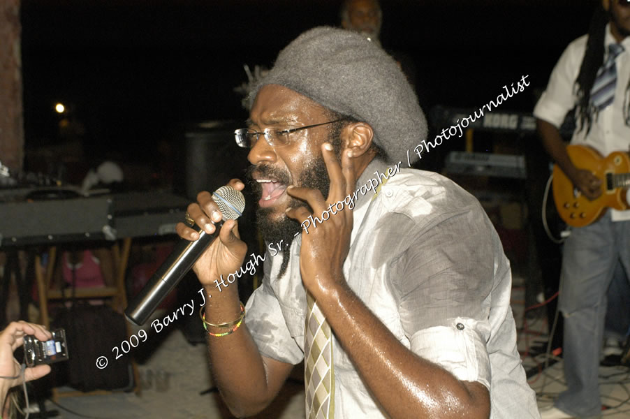  Tarrus Riley - Live in Concert - at the One Love Reggae Concert Series 09/10 @ Negril Escape Resort & Spa - Also Featuring: Mistic Bowie, Monday Justice, Cash, Dean Frazier - DJ Gemini - MC Oliver Cargill, Negril Escape Resort & Spa, One Love Drive, West End, Negril, Westmoreland, Jamaica W.I. - Tuesday, November 17, 2009 - Photographs by Net2Market.com - Barry J. Hough Sr, Photographer / Photojournalist - Photos taken with a Nikon D70, D100, or D300 - Negril Travel Guide, Negril Jamaica WI - http://www.negriltravelguide.com - info@negriltravelguide.com...!