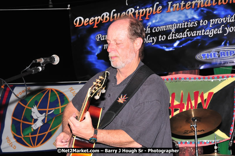 Chinese New Year @ The Sunset Show at Negril Escape - Tuesday, January 27, 2009 - Live Reggae Music at Negril Escape - Tuesday Nights 6:00PM to 10:00 PM - Photographs by Net2Market.com - Barry J. Hough Sr, Photographer/Photojournalist - Negril Travel Guide, Negril Jamaica WI - http://www.negriltravelguide.com - info@negriltravelguide.com...!