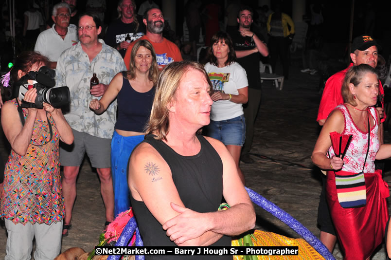 Chinese New Year @ The Sunset Show at Negril Escape - Tuesday, January 27, 2009 - Live Reggae Music at Negril Escape - Tuesday Nights 6:00PM to 10:00 PM - Photographs by Net2Market.com - Barry J. Hough Sr, Photographer/Photojournalist - Negril Travel Guide, Negril Jamaica WI - http://www.negriltravelguide.com - info@negriltravelguide.com...!