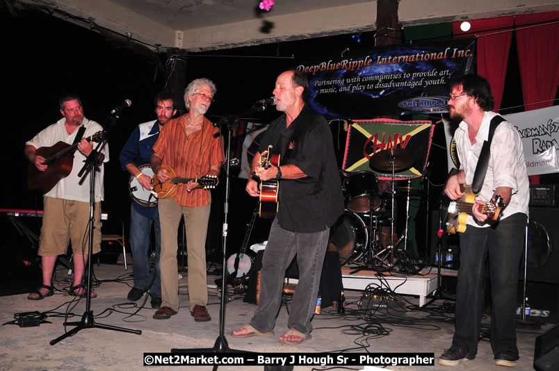 Chinese New Year @ The Sunset Show at Negril Escape - Tuesday, January 27, 2009 - Live Reggae Music at Negril Escape - Tuesday Nights 6:00PM to 10:00 PM - Photographs by Net2Market.com - Barry J. Hough Sr, Photographer/Photojournalist - Negril Travel Guide, Negril Jamaica WI - http://www.negriltravelguide.com - info@negriltravelguide.com...!