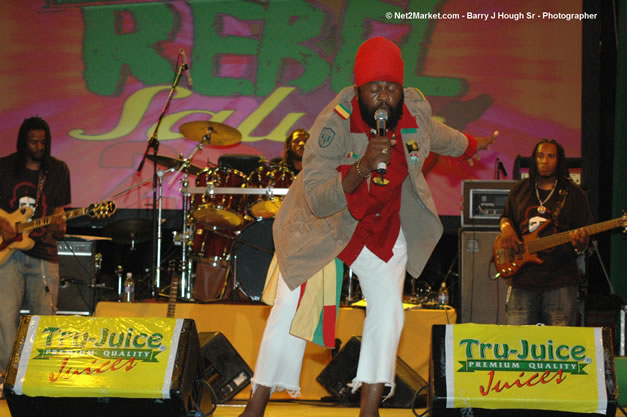 Fanton Mojah @ Tru-Juice Rebel Salute 2007 - Saturday, January 13, 2007, Port Kaiser Sports Club, St. Elizabeth - Negril Travel Guide, Negril Jamaica WI - http://www.negriltravelguide.com - info@negriltravelguide.com...!