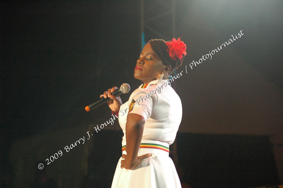 Etana @ Reggae Sumfest 2009 - International Night 2 - Reggae Sumfest 2009,Catherine Hall, Montego Bay, St. James, Jamaica W.I. - Saturday, July 25, 2009 - Reggae Sumfest 2009, July 19 - 25, 2009 - Photographs by Net2Market.com - Barry J. Hough Sr. Photojournalist/Photograper - Photographs taken with a Nikon D70, D100, or D300 - Negril Travel Guide, Negril Jamaica WI - http://www.negriltravelguide.com - info@negriltravelguide.com...!