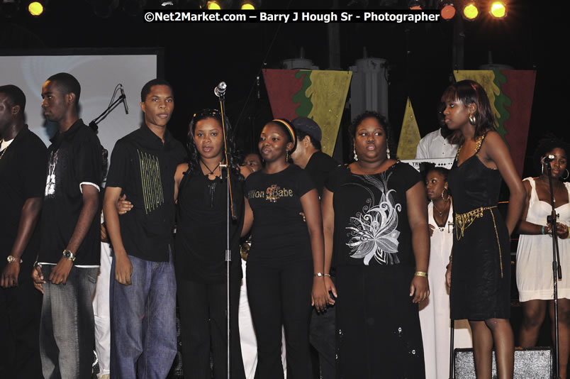 Tarrus Riley @ Reggae Sumfest 2008 International Night 2, Catherine Hall, Montego Bay - Saturday, July 19, 2008 - Reggae Sumfest 2008 July 13 - July 19, 2008 - Photographs by Net2Market.com - Barry J. Hough Sr. Photojournalist/Photograper - Photographs taken with a Nikon D300 - Negril Travel Guide, Negril Jamaica WI - http://www.negriltravelguide.com - info@negriltravelguide.com...!