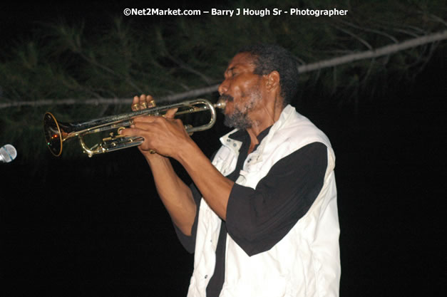 Tarrus Riley, Jimmy Riley, and Dwayne Stephensen - Money Cologne Promotions in association with "British Link Up" presents Summer Jam featuring She's Royal Tarrus Riley & Jimmy Riley - Plus Ras Slick, Sham Dawg, and Whiskey Bagio @ Roots Bamboo, Norman Manley Boulevard, Negril, Jamaica W.I. - Backed up Dean Fraser & The Hurricanne Band - MC Barry G and Rev. BB - July 25, 2007 - Negril Travel Guide.com, Negril Jamaica WI - http://www.negriltravelguide.com - info@negriltravelguide.com...!