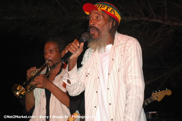 Tarrus Riley, Jimmy Riley, and Dwayne Stephensen - Money Cologne Promotions in association with "British Link Up" presents Summer Jam featuring She's Royal Tarrus Riley & Jimmy Riley - Plus Ras Slick, Sham Dawg, and Whiskey Bagio @ Roots Bamboo, Norman Manley Boulevard, Negril, Jamaica W.I. - Backed up Dean Fraser & The Hurricanne Band - MC Barry G and Rev. BB - July 25, 2007 - Negril Travel Guide.com, Negril Jamaica WI - http://www.negriltravelguide.com - info@negriltravelguide.com...!