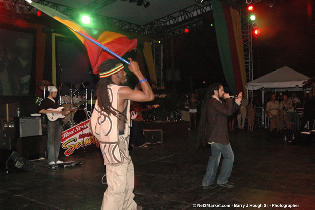 Damian Marley - Red Stripe Reggae Sumfest 2006 - The Summit - Jamaica's Greatest, The World's Best - Saturday, July 22, 2006 - Montego Bay, Jamaica - Negril Travel Guide, Negril Jamaica WI - http://www.negriltravelguide.com - info@negriltravelguide.com...!