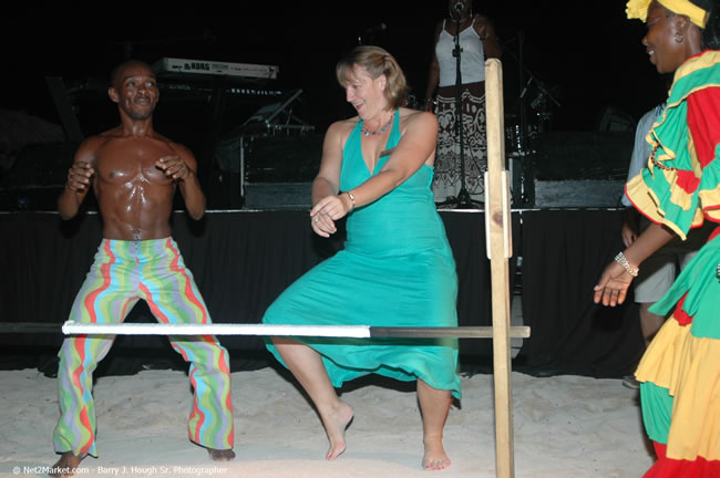 Half Moon Resort Party - Virgin Atlantic Inaugural Flight To Montego Bay, Jamaica Photos - Sir Richard Branson, President & Family, and 450 Passengers - Party Royal Pavillion at Half Moon Resort, Montego Bay, Jamaica - Monday, July 3, 2006 - Negril Travel Guide, Negril Jamaica WI - http://www.negriltravelguide.com - info@negriltravelguide.com...!