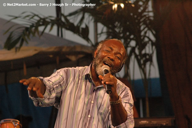 Freddie McGregor @ Western Consciousness 2007 - Presented by King of Kings Productons - Saturday, April 28, 2007 - Llandilo Cultural Centre, Savanna-La-Mar, Westmoreland, Jamaica W.I. - Negril Travel Guide, Negril Jamaica WI - http://www.negriltravelguide.com - info@negriltravelguide.com...!